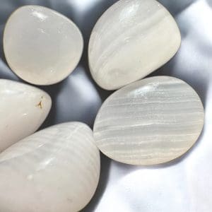 Alternative view of Trommelstenen - Mangano Calciet