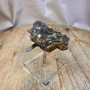 Alternative view of Metalen edelsteen/mineralen houder op acryl stolp - S