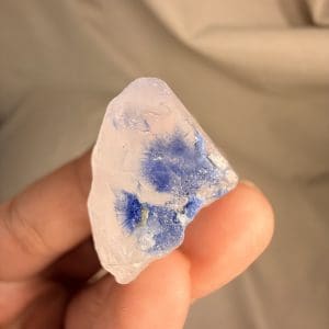 Alternative view of Naald dumortiriet in kwarts kristal - 8