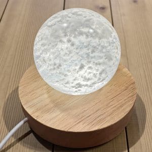 Alternative view of Grote led lamp stenen display - hout