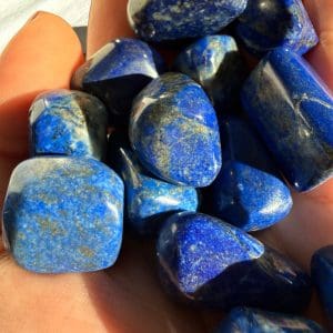 Alternative view of Trommelstenen - Lapiz Lazuli