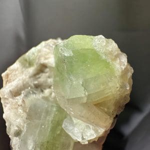 Alternative view of Groene apofyliet cluster - 31