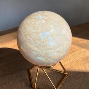 Witte maansteen bol - 16