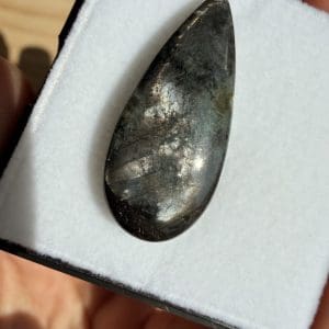 Alternative view of Spectroliet cabochon in venster doosje - 16