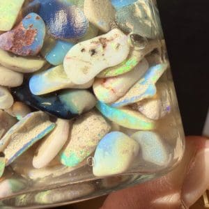 Alternative view of Australische Lightning Ridge Opaal in pot - STATEMENT PIECE!