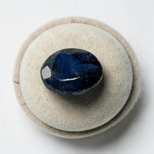 Alternative view of Geslepen Cabochon - Saffier - 11