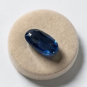 Alternative view of Geslepen Cabochon - Kyaniet - 22
