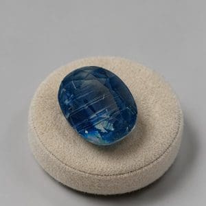 Alternative view of Geslepen Cabochon - Kyaniet - 23
