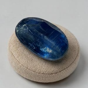 Alternative view of Geslepen Cabochon - Kyaniet - 24