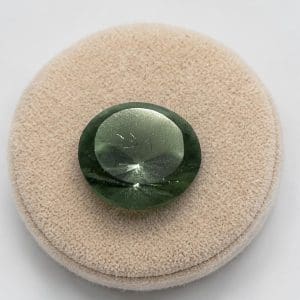 Alternative view of Geslepen Cabochon - Peridoot - 55