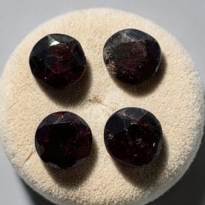 Geslepen Cabochon - Rhodoliet 4 stuks - 73