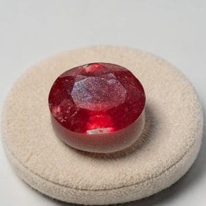 Alternative view of Geslepen Cabochon - Robijn - 82