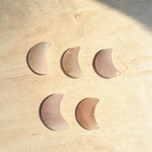 Morganiet maan carving - random pick