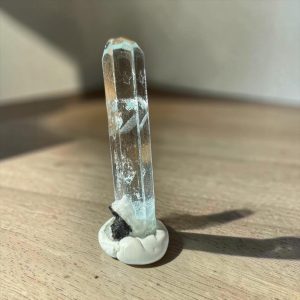 Aquamarijn kristal met toermalijn uit Shigar Valley, Pakistan