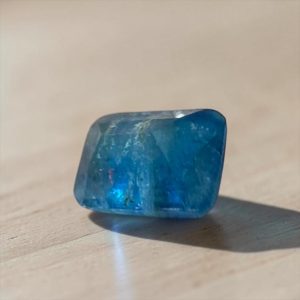 Euclaas facet cabochon uit Zimbabwe