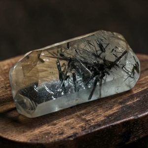 Alternative view of Toermalijn in euclaas facet cabochon uit Zimbabwe