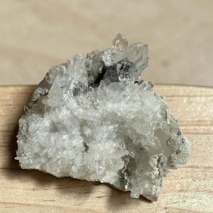 Brookiet in kwarts cluster - 11