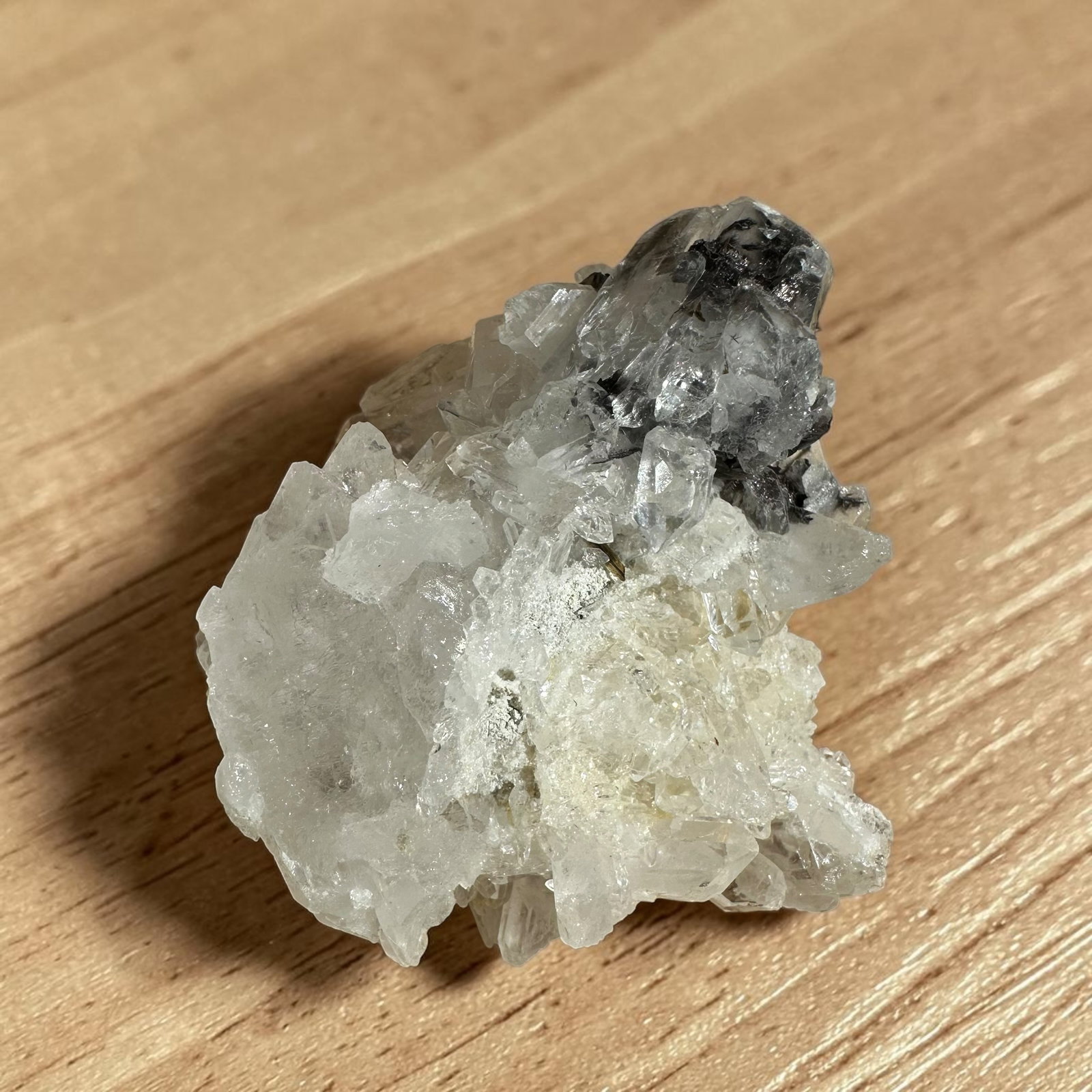 Brookiet in kwarts cluster - 14